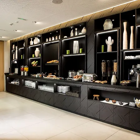 Mercure 17 Batignolles Hotel