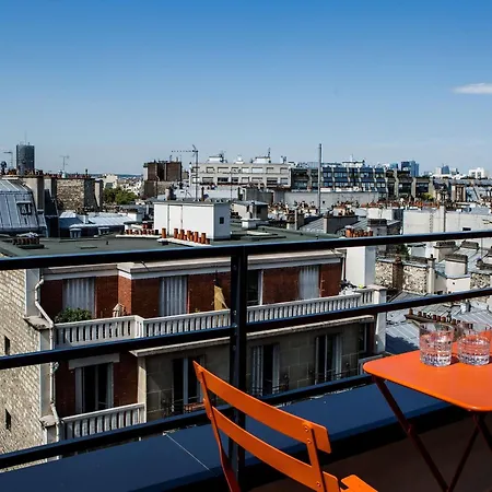 Hotel Mercure 17 Batignolles 4*