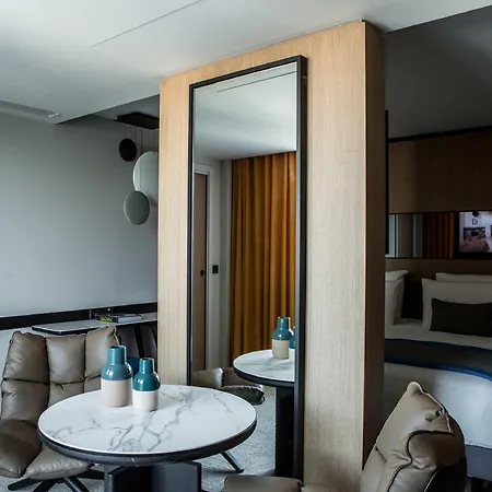Mercure 17 Batignolles Hotel