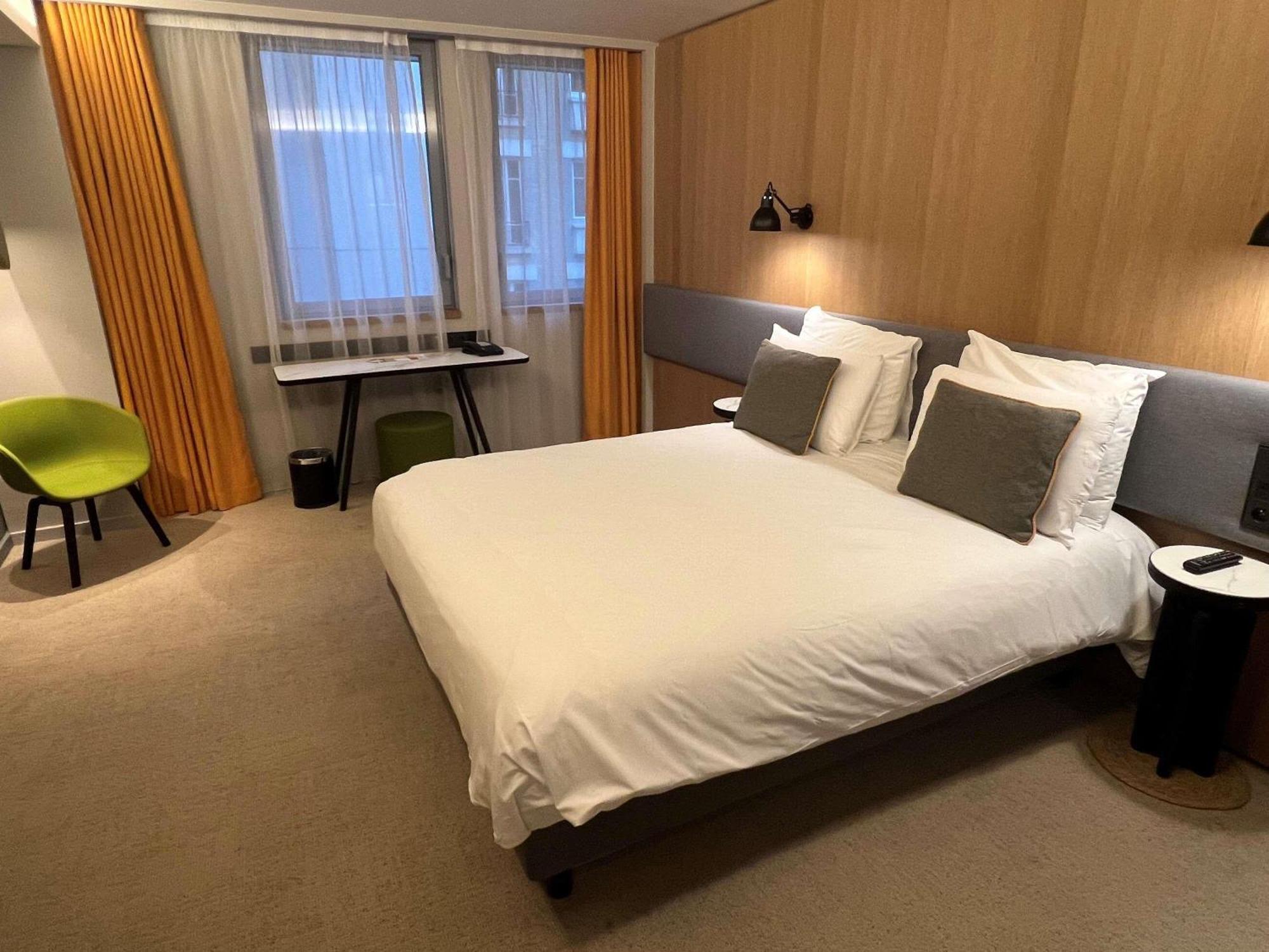 Mercure 17 Batignolles Hotel