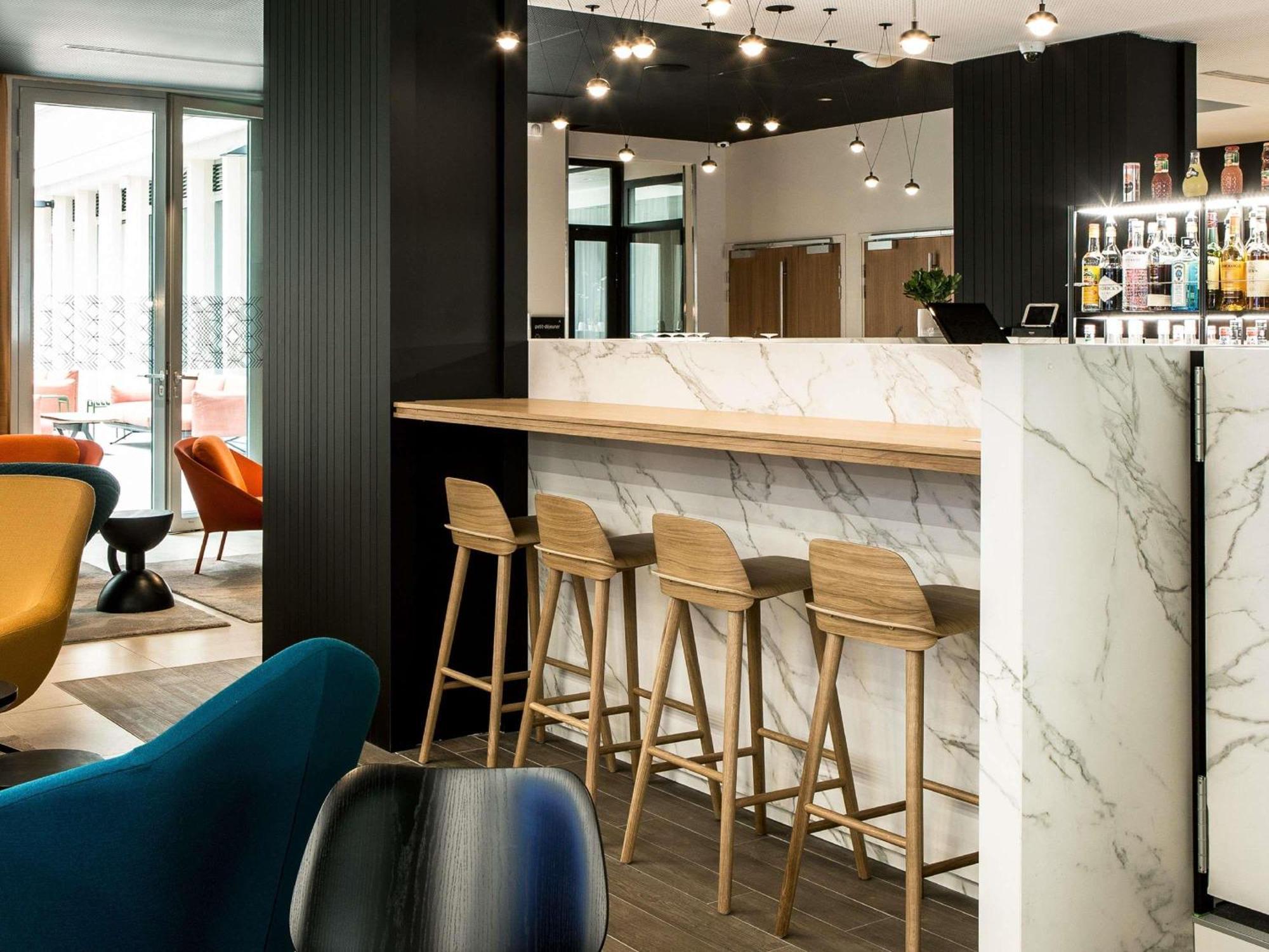 Hotel Mercure 17 Batignolles 4*